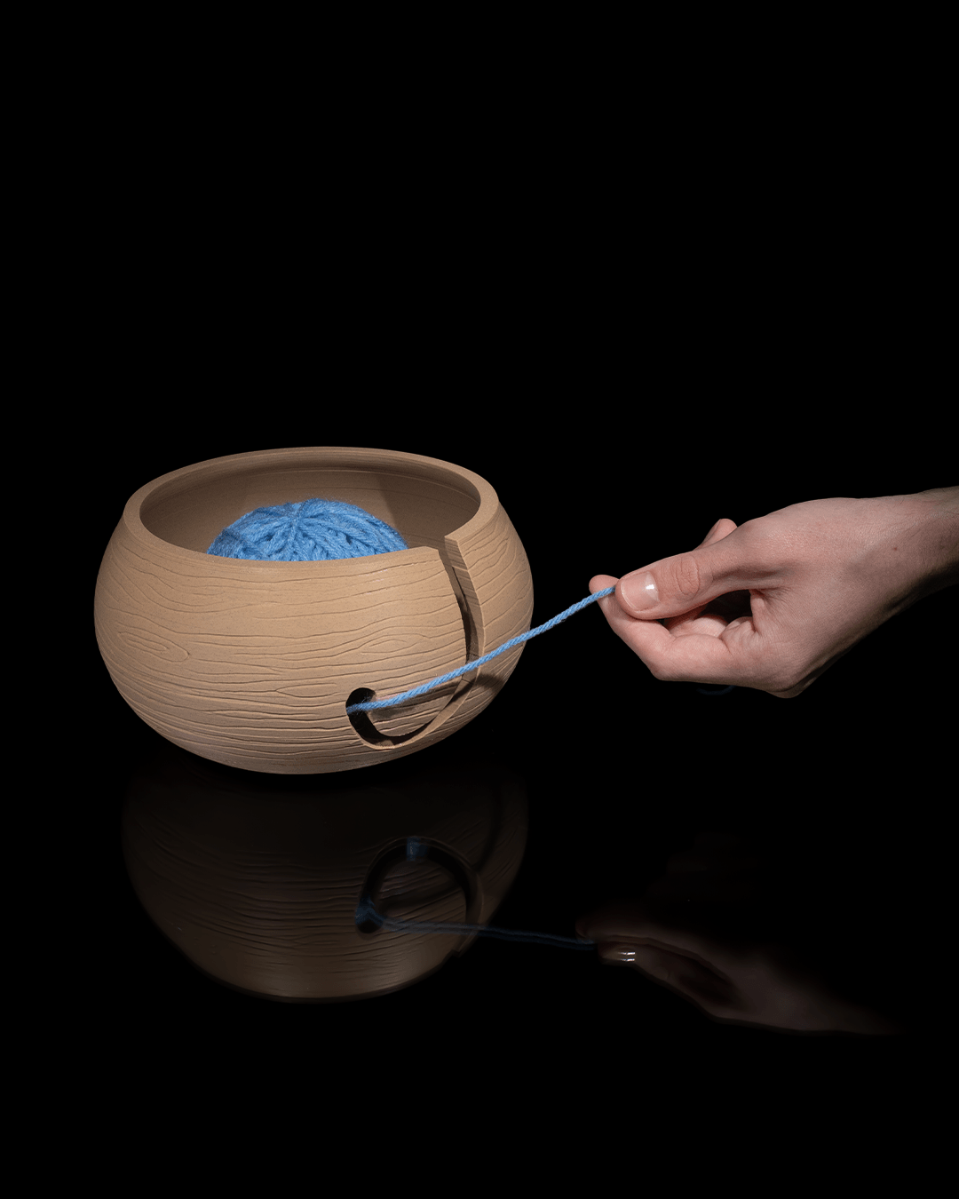 Yarn dispenser